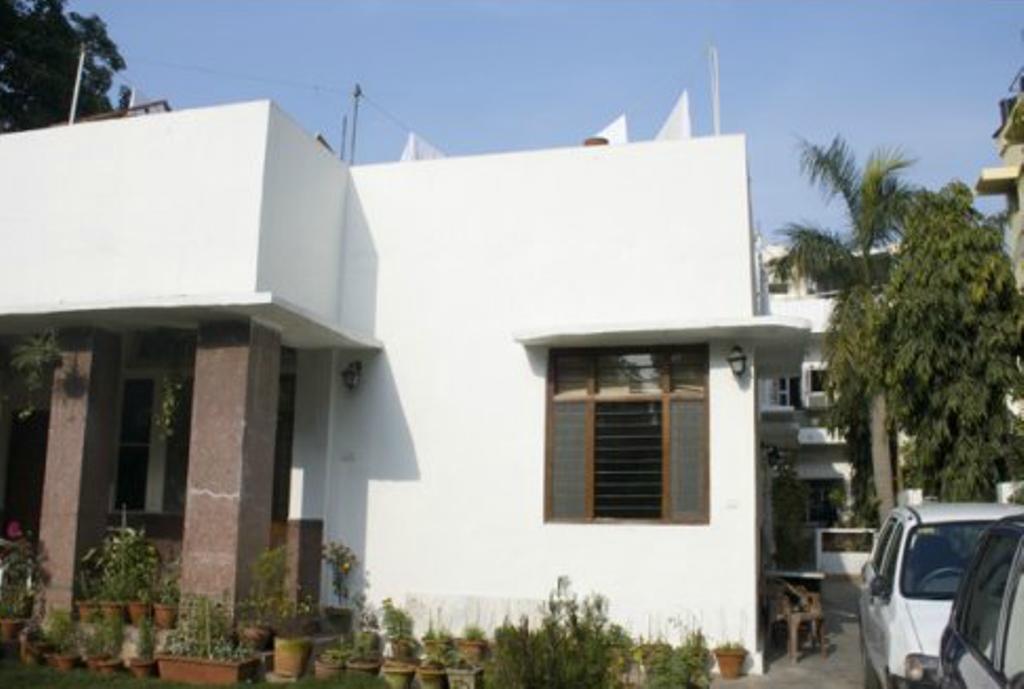 Eleven Bed & Breakfast New Delhi Exterior photo